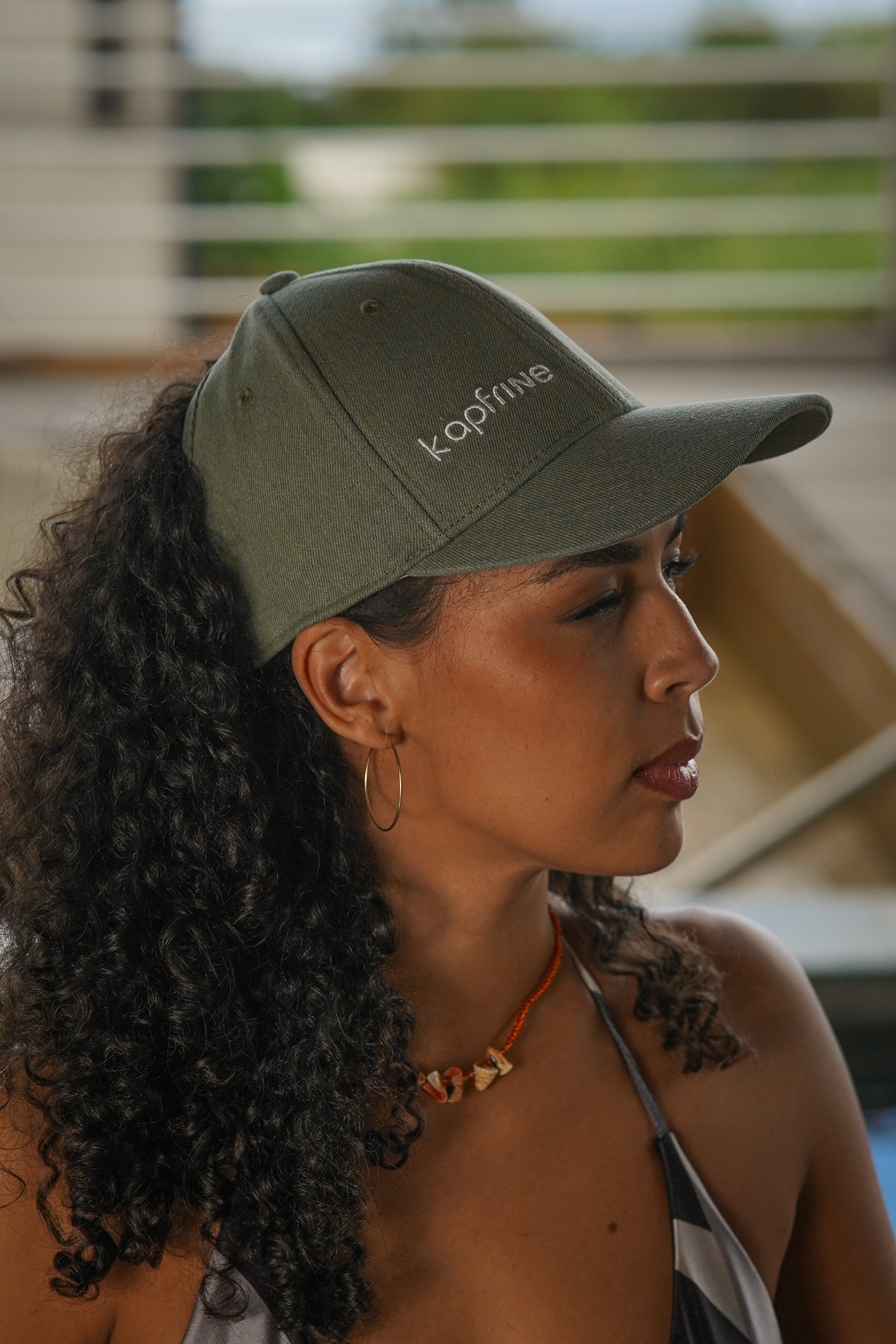 VERT JEAN curly cap