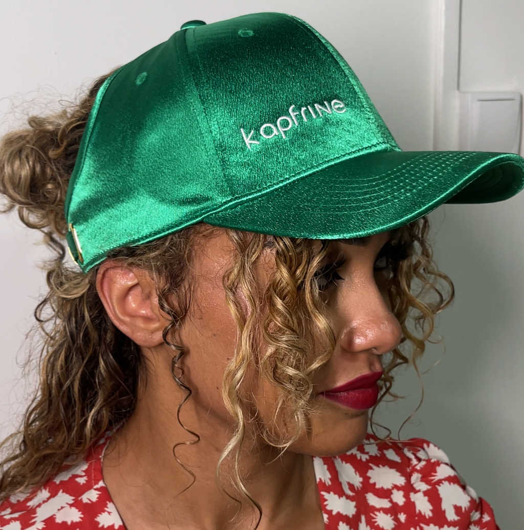 JADE Curly cap satiné